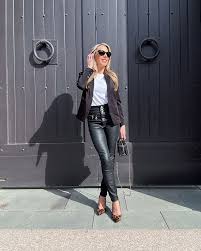 Women’s Leather Pants: Chic or Edgy?